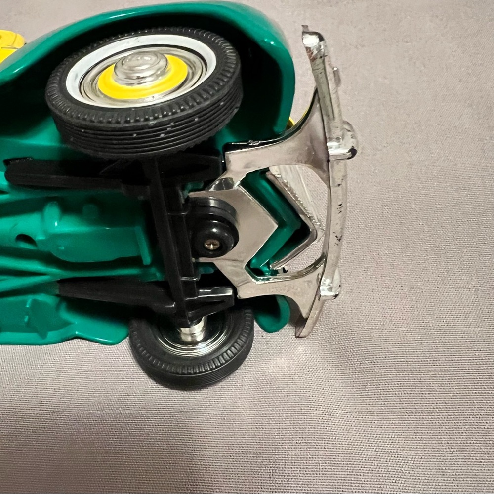 Golden Wheel Diecast 1940 Ford Bank Mountain Dew Ya-hooo! Metal Truck - Picture 9 of 11